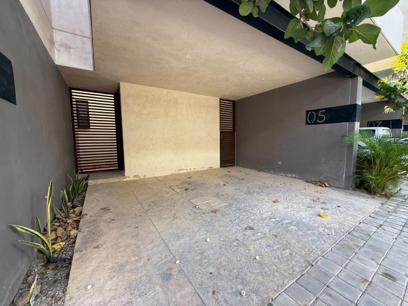VENTA DE TOWNHOUSE KOBA # 5 TEMOZON