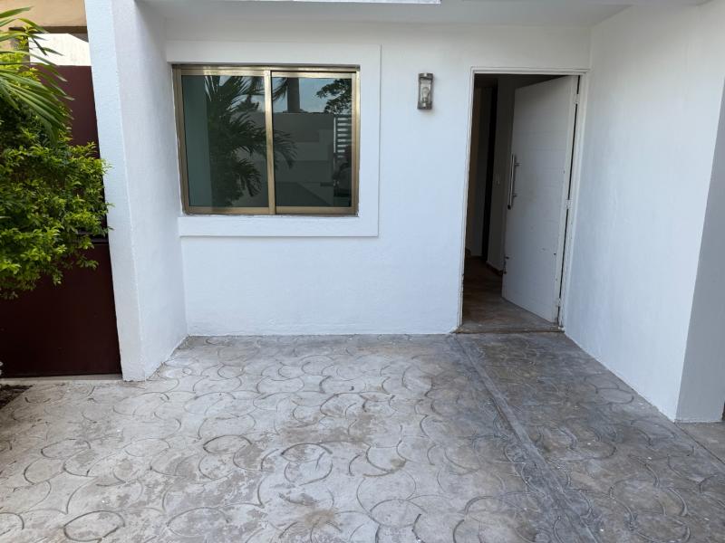 Venta de Casa sobre avenida fracc Las Américas