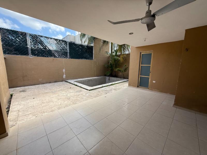 Venta de Casa sobre avenida fracc Las Américas