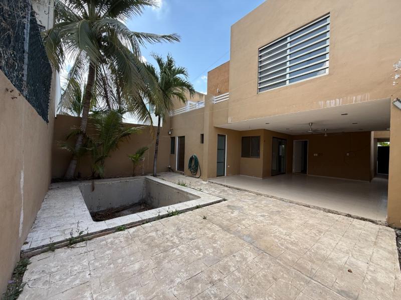 Venta de Casa sobre avenida fracc Las Américas