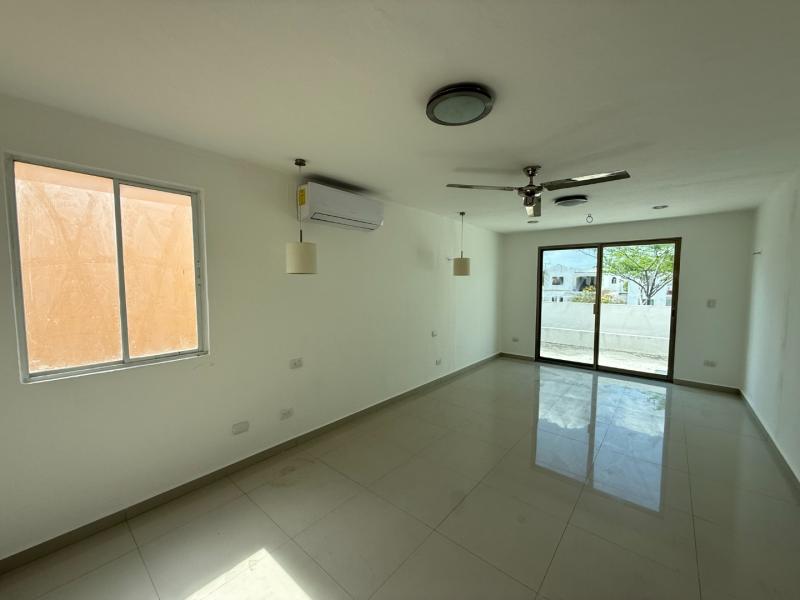 Venta de Casa sobre avenida fracc Las Américas