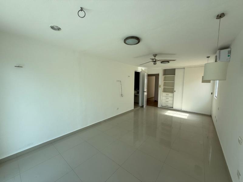 Venta de Casa sobre avenida fracc Las Américas