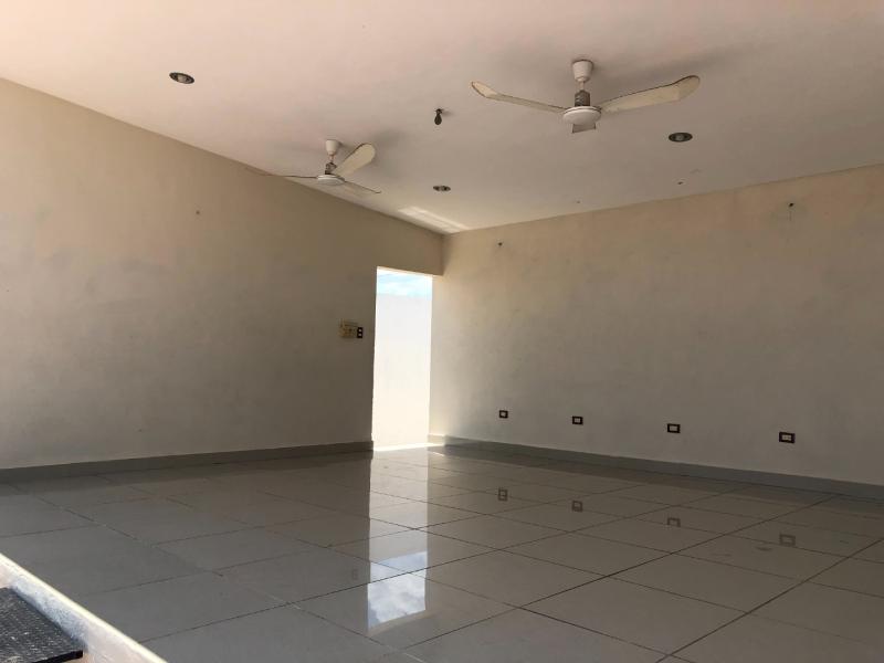 Venta de sala de fiestas sobre avenida, Caucel.