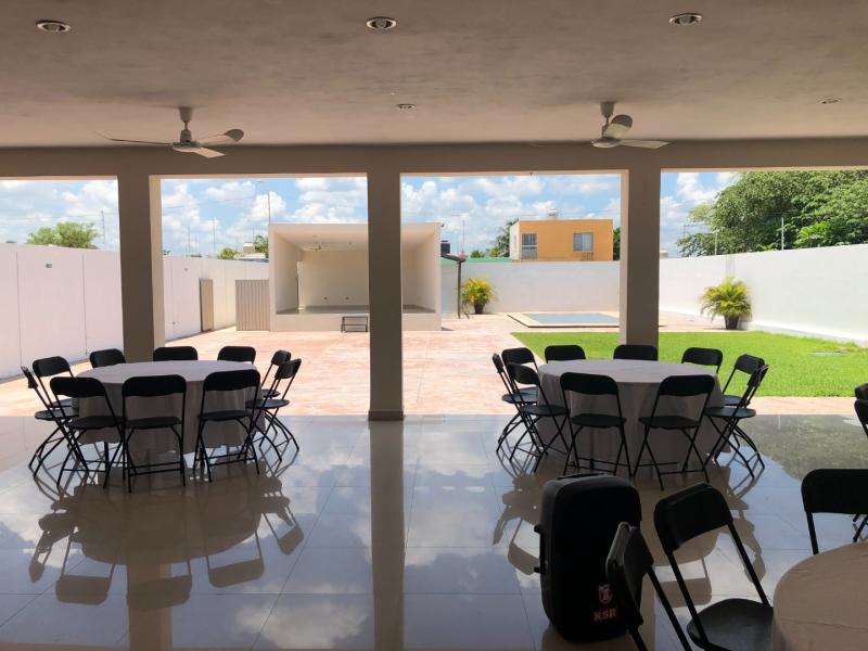 Venta de sala de fiestas sobre avenida, Caucel.